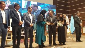 تجلیل از دبیر شهر جهانی مبلمان منبت به پاس پیشبرد اهداف شهرهای جهانی