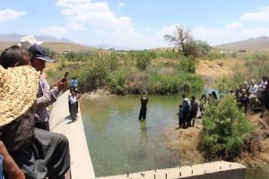 شوق مردم در جشن شکرگزاری آبگیری بند روستای رضوانکده