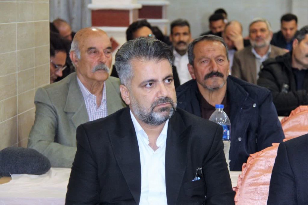 در نخستین نشست هماندیشی فعالان سیاسی و احزاب انقلابی استان مطرح شد: شوراها از منفعتطلبی و جناحگرایی فاصله بگیرند / کاندیداهای شوراهای اسلامی شهر و روستا باید متعهد، متخصص و پایبند به اصول اخلاقی باشند / دکتر جواد شریفی بهعنوان نایبرئیس همنا در ملایر معرفی شد
