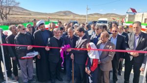 افتتاح مدرسه خیرساز و طرح هادی روستای چشمه زورق با حضور استاندار همدان