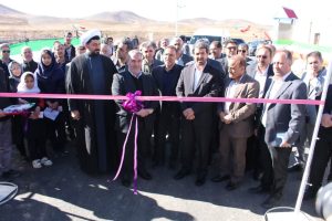 افتتاح مدرسه خیرساز و طرح هادی روستای چشمه زورق با حضور استاندار همدان