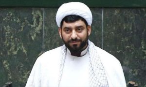 حمایت خود از جامعه بسیجیان و سپاهیان شهرستان ملایر را قاطعانه اعلام می‌دارم / فاصله بین دو نهاد انقلابی اصلا به صلاح کشور نیست / هر کسی اختلاف‌افکنی را بین این دو نهاد تقویت کند، آب به آسیاب دشمن ریخته است