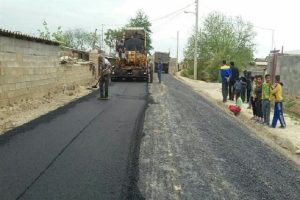 مدیر بنیاد مسکن ملایر اعلام کرد: آسفالت‌ریزی در ۵۲ روستای ملایر
