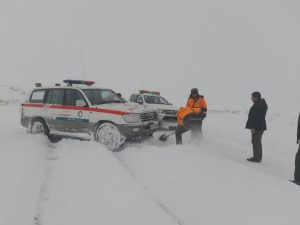 امدادرسانی به ۵۰ خودرو و ۱۵۰ نفر مسافر در مسیرهای مواصلاتی ملایر