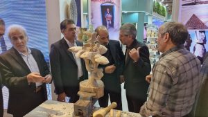 غرفه “جهان‌شهر ملایر” در نمایشگاه گردشگری تهران، تحسین بازدیدکنندگان را برانگیخت
