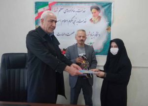 تبیین سیره و زندگی شهیدان ضرورت امروز جامعه است/ تجلیل از خبرنگار مجموعه رسانه‌ای طلیعه امید
