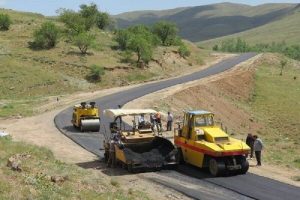 بهسازی راه‌های روستایی ملایر/ ۴۰ کیلومتر از راه های شنی تسطیح و رگلاژ شد