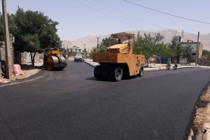 ملایر دارای ۵۷۰ کیلومتر راه فرعی و روستایی آسفالته است