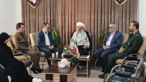 امام جمعه ملایر بر نقش حیاتی معلمان در تربیت نسل انقلابی تأکید کرد