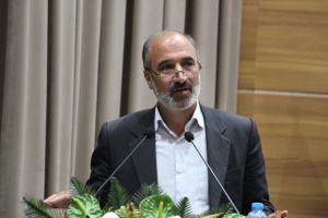 فرماندار ملایر تاکید کرد: در بحث جمع آوری معتادان متجاهر و برخورد با جرایم فضای مجازی باید اقدامات عاجلی صورت بگیرد