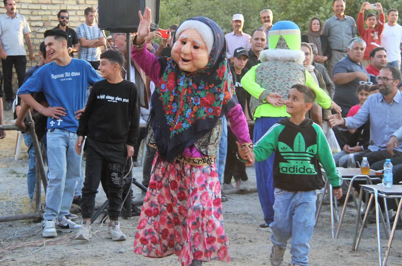 گزارش تصویری پانزدهمین جشنواره شیره‌پزی شهرستان ملایر در روستای هدف گردشگری مانیزان