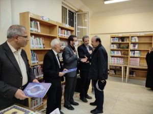 هزینه‌های بالای کاغذ و نگارش کتاب، کار را برای نویسندگان دشوار کرده است