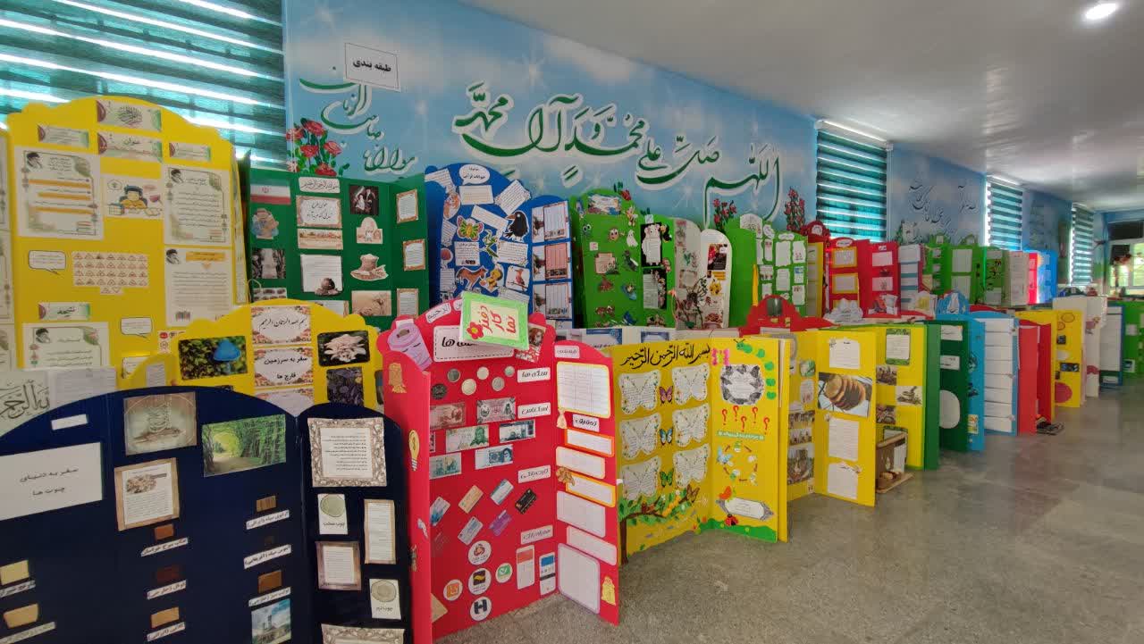 گردآوری ۶۰۰ اثر برگزیده دانشآموز ملایری در جشنواره جابربن حیان گردآوری ۶۰۰ اثر برگزیده دانشآموز ملایری در جشنواره جابربن حیان
