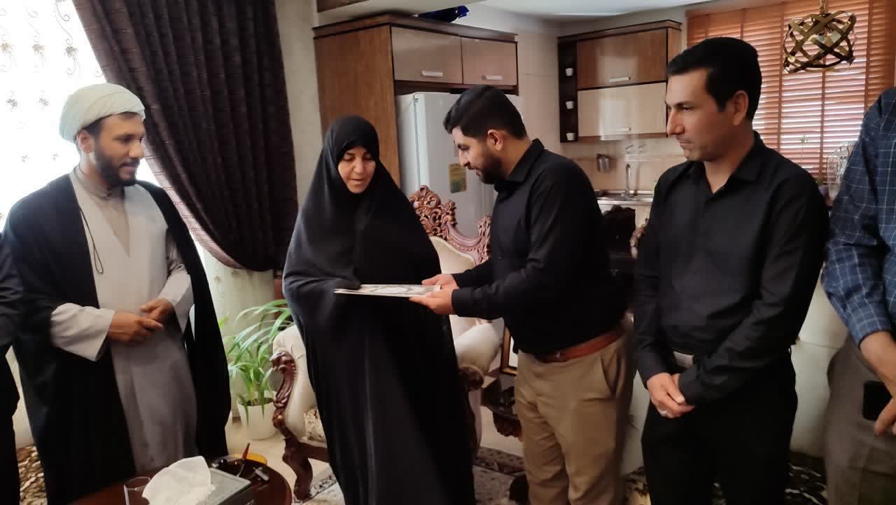 گزارش تصویری دیدار فعالان رسانه‌ای ملایر با خانواده شهید خدامراد رشیدی