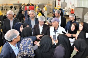 گرامیداشت روز دامپزشکی در دل واحد‌های تولیدی دام و طیور/ از تنها مزرعه پرورش کروکودیل خاورمیانه تا تولید فرآورده‌های گوشتی در ملایر